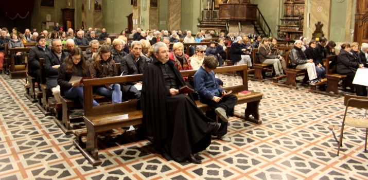 Una foto del pubblico intervenuto poco prima dell'inizio del concerto