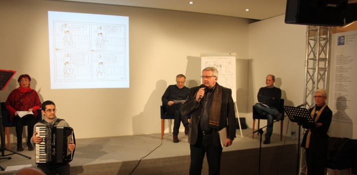 28/12/14. Gianmaria Bellocchio presenta l'incontro con il disegnatore Willy (sulla destra) e con lo scrittore Andrea Maietti. Leggono Giovanna Lobbia e Carla Galletti